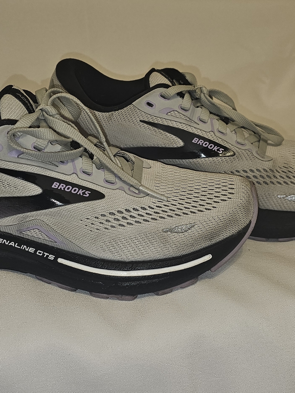 Brooks Adrenaline GTS Women's Athletic Shoes Gray with Black and Purple Accents